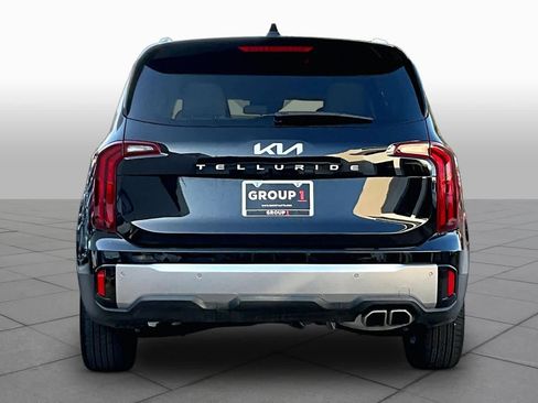 Certified 2025 Kia Telluride S FWD image 5