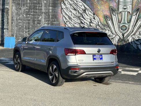 Used 2024 Volkswagen Taos SE AWD/4WD image 5