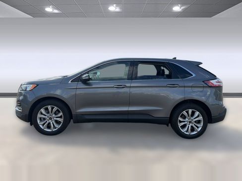 Used 2023 Ford Edge Titanium AWD/4WD image 2