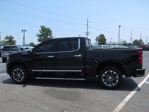 Used 2023 Chevrolet Silverado 1500 High Country AWD/4WD image 6