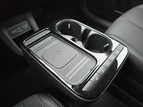 New 2025 Hyundai Ioniq 5 SEL image 25