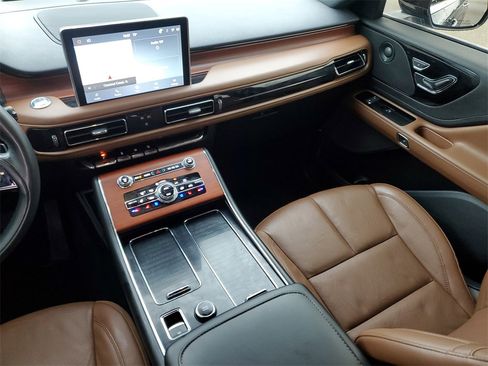 Certified 2023 Lincoln Aviator Reserve w/ Equipment Group 201A image 16