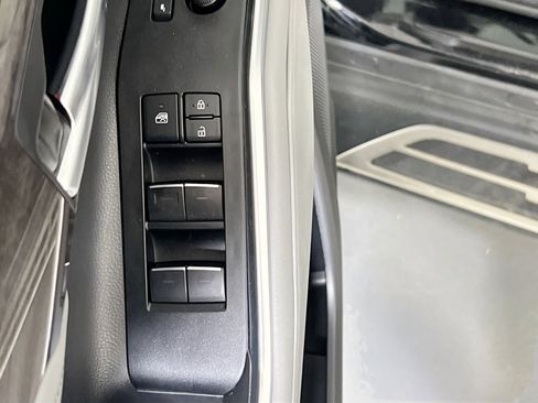 Used 2023 Toyota Highlander Platinum AWD/4WD image 17