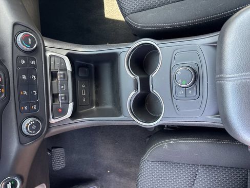 Used 2024 GMC Terrain SLE AWD/4WD image 19