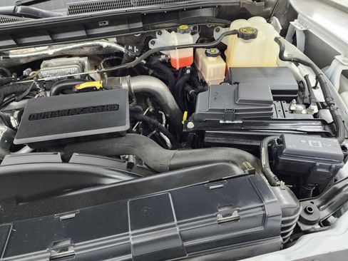 Used 2022 GMC Sierra 2500 SLE w/ SLE Value Package; image 18