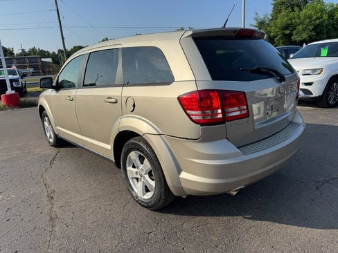 Used 2009 Dodge Journey SXT FWD image 3