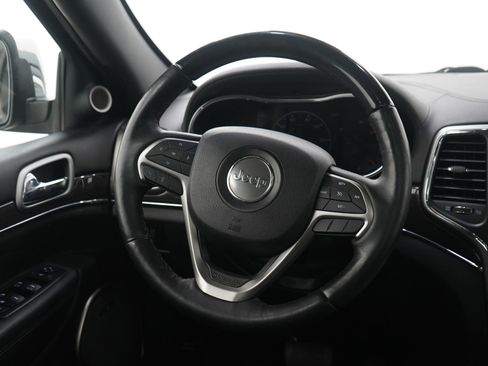 Used 2018 Jeep Grand Cherokee Overland image 14