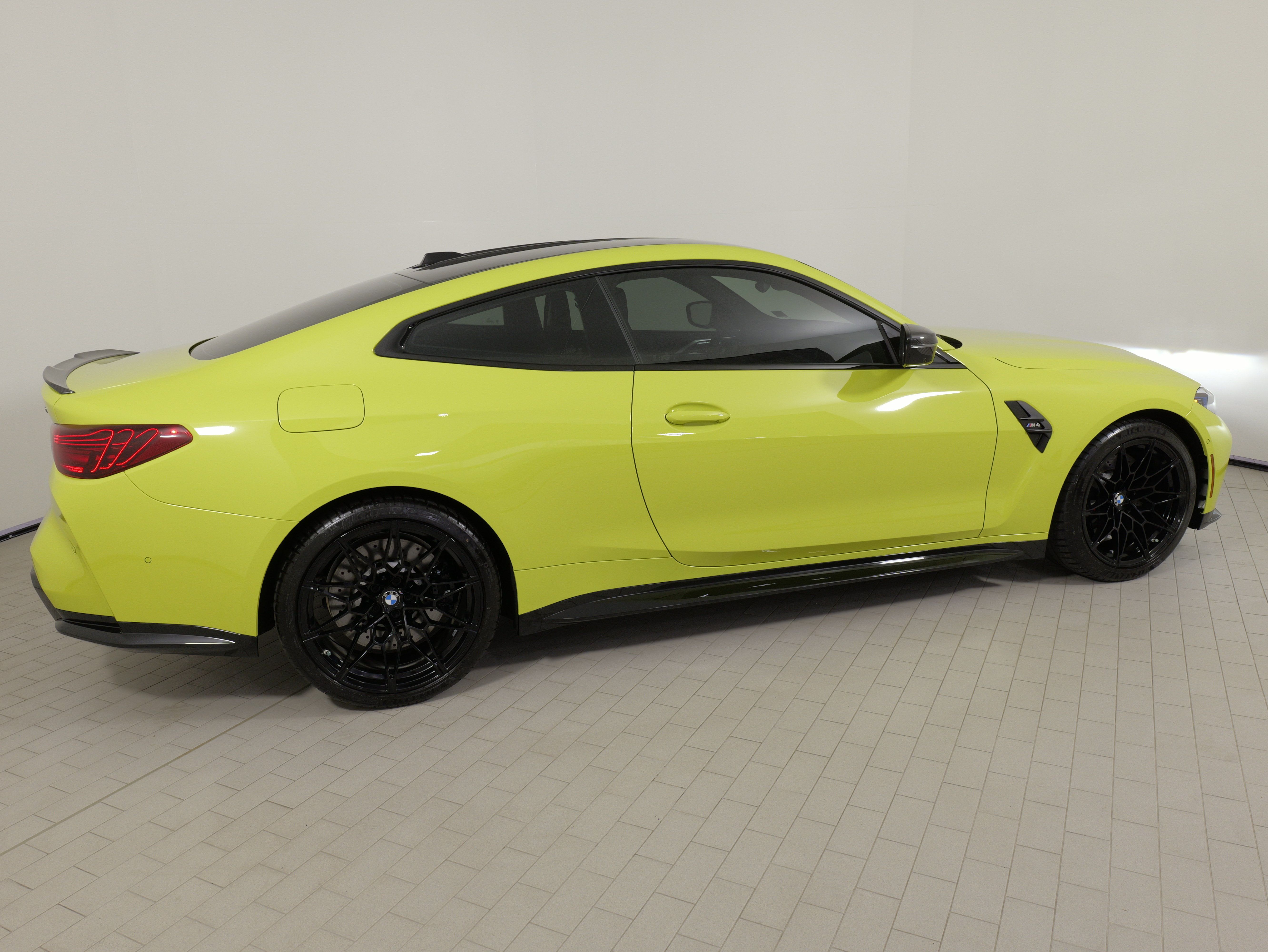 Used 2025 BMW M4 Coupe w/ M Carbon Exterior Package RWD image 13