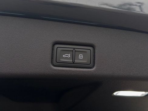 Certified 2025 Audi Q5 Premium w/ Convenience Package AWD/4WD image 29