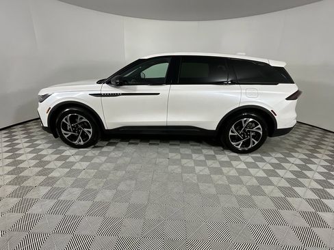 Certified 2024 Lincoln Nautilus Premier w/ Jet Appearance Package image 2