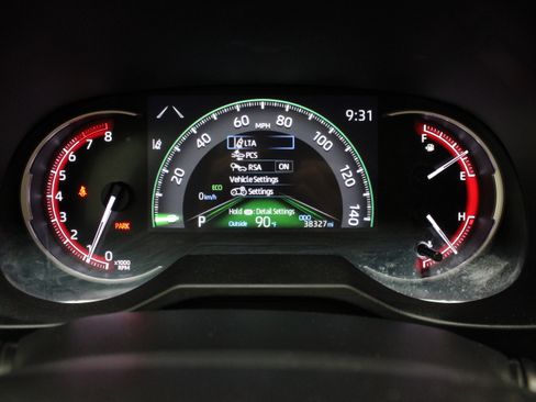 Used 2023 Toyota RAV4 LE FWD image 34
