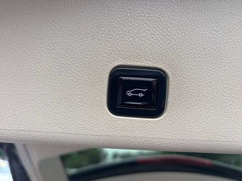 Used 2012 Cadillac SRX Performance FWD image 16
