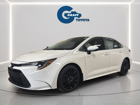 Used 2026 Toyota Corolla LE FWD image 2