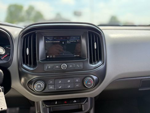 Used 2019 Chevrolet Colorado W/T w/ WT Convenience Package RWD image 36