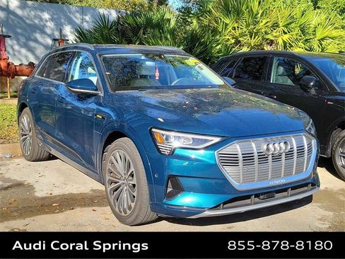 Used 2019 Audi e-tron Prestige w/ Prestige Package image 11