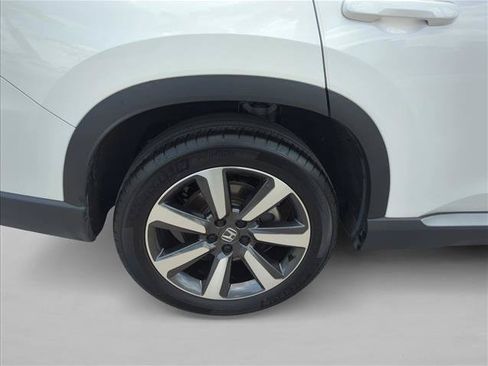 Used 2025 Honda Pilot Touring image 29