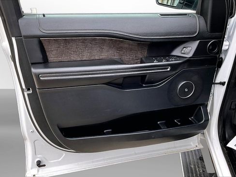 Used 2019 Ford Expedition Max Limited RWD image 26