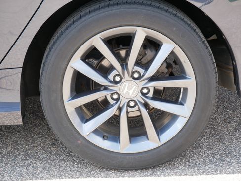 Used 2019 Honda Civic EX image 9