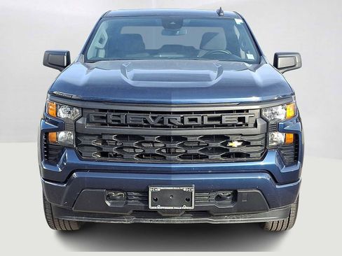 Used 2022 Chevrolet Silverado 1500 Custom image 3