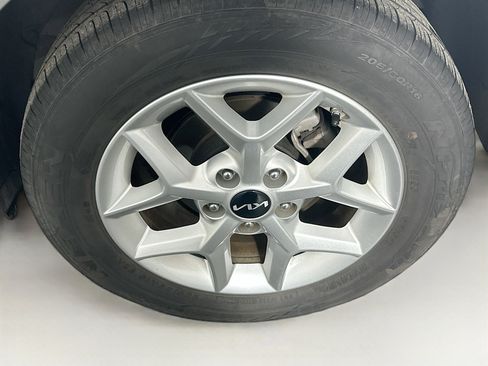 Used 2025 Kia Soul LX w/ LX Technology Package image 11