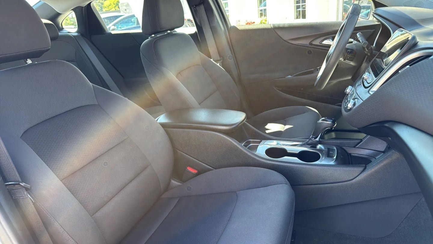 Used 2020 Chevrolet Malibu LS FWD image 22