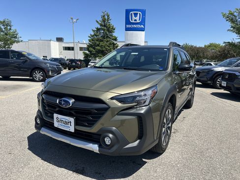 Used 2025 Subaru Outback Limited AWD/4WD image 1