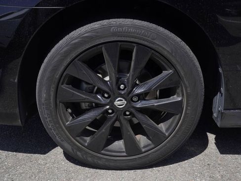 Used 2017 Nissan Sentra SR w/ SR Midnight Edition FWD image 7