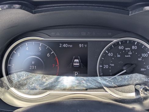 Used 2024 Nissan Versa SV FWD image 29