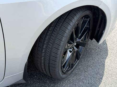 Used 2022 Toyota Corolla SE FWD image 3