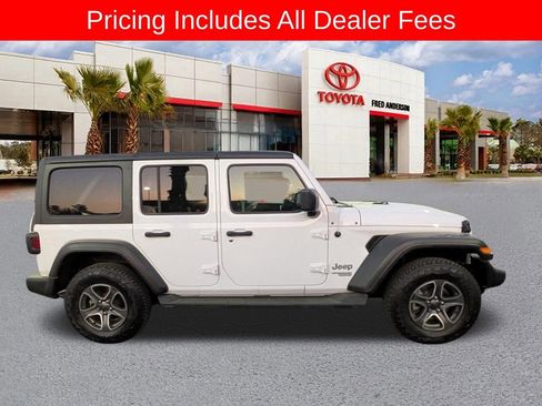 Used 2021 Jeep Wrangler Unlimited Sport AWD/4WD image 3