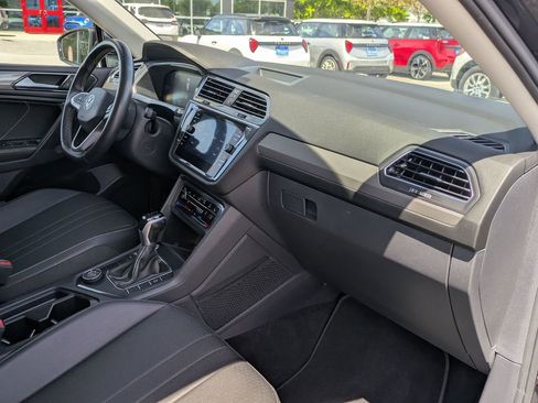 Used 2023 Volkswagen Tiguan SE AWD/4WD image 24