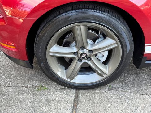 Used 2010 Ford Mustang GT Premium image 18