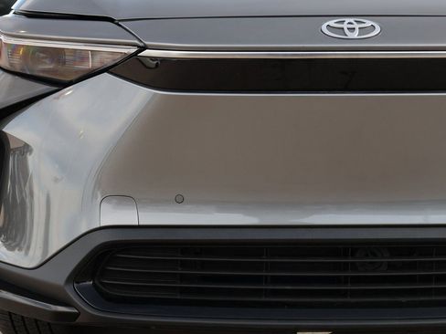 Used 2024 Toyota bZ4X XLE image 11