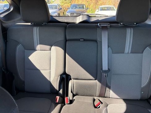 Used 2025 Chevrolet Blazer LT image 38