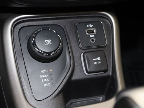 Used 2018 Jeep Compass Latitude w/ Popular Equipment Group image 24