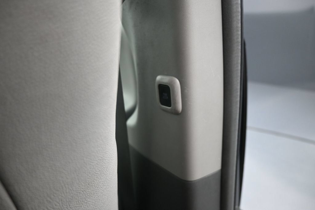 Used 2018 Toyota Sienna XLE w/ XLE Navigation Package FWD image 15