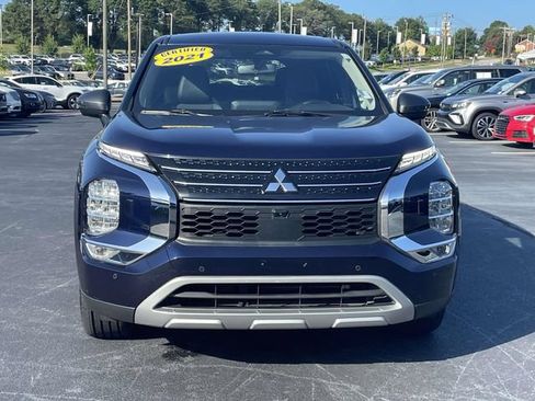 Used 2022 Mitsubishi Outlander SE AWD/4WD image 2