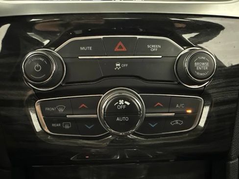 Used 2020 Chrysler 300 Touring w/ Sport Appearance Package RWD image 35