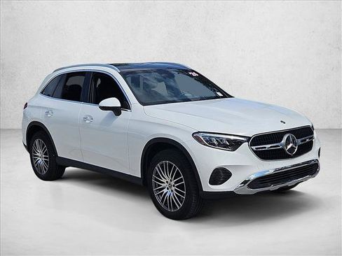 Used 2026 Mercedes-Benz GLC 300 image 3