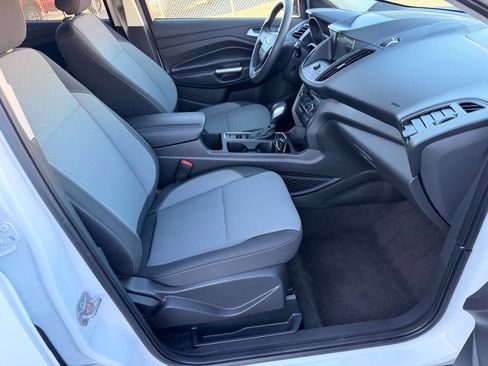 Used 2019 Ford Escape SE FWD image 34