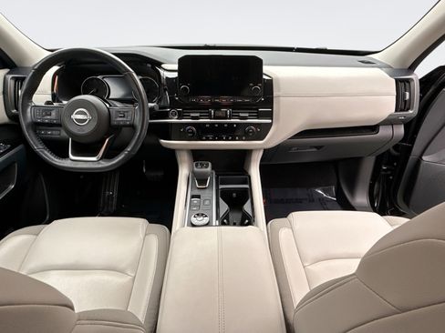 Used 2024 Nissan Pathfinder SL image 14