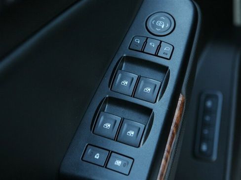 Used 2015 Chevrolet Suburban LTZ AWD/4WD image 9
