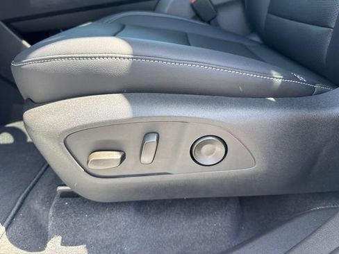 New 2026 Chevrolet Traverse LT w/ Sun and Wheel Package AWD/4WD image 18