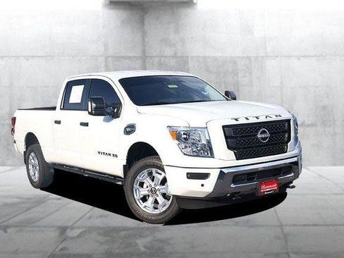 Used 2024 Nissan Titan SV w/ SV Convenience Package AWD/4WD image 2