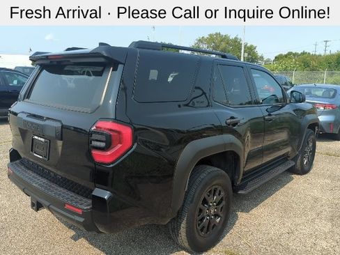 Used 2025 Toyota 4Runner SR5 AWD/4WD image 4