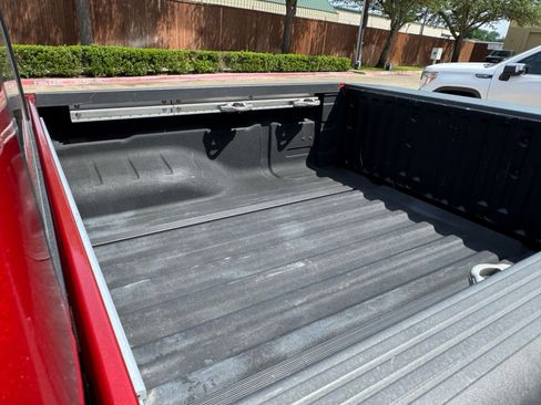 Used 2017 Nissan Frontier SV w/ SV Value Truck Package RWD image 13