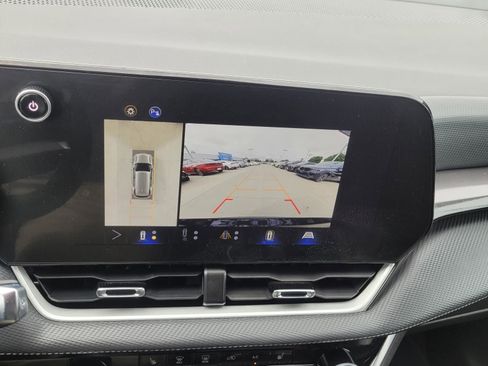 Used 2025 Chevrolet Equinox LT w/ Safety and Technology Package FWD image 24