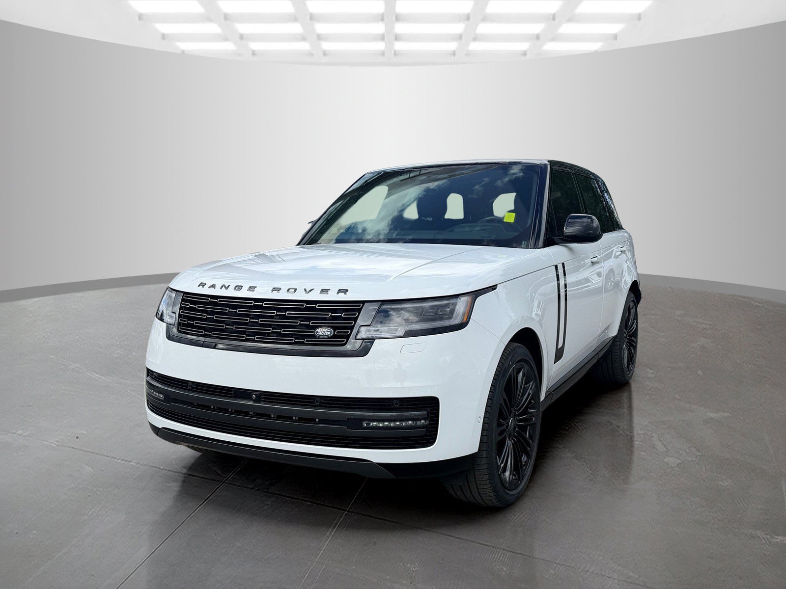 Used 2025 Land Rover Range Rover SE AWD/4WD image 1