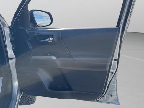 Used 2023 Toyota Tacoma TRD Off-Road w/ TRD Premium Off Road Package image 43