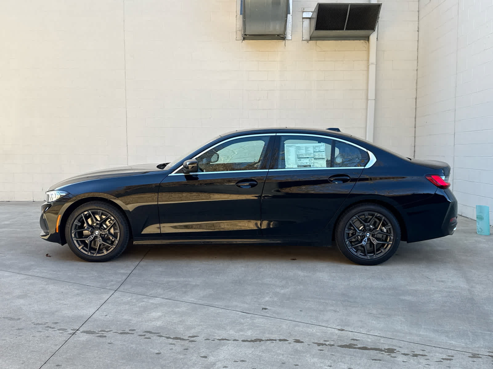 Used 2026 BMW 330i xDrive Sedan w/ Convenience Package AWD/4WD image 5